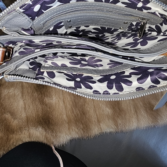 NINO BOSSI Women’s Gray Brown Trim Genuine Leather Crossbody Purse Handbag - Picture 2 of 8